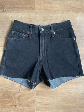Levi’s Black High Rise Cut Off Denim Shorts Women’s Size 26 Raw Hem Distressed